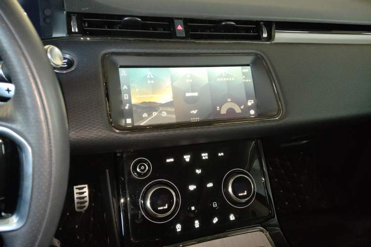 Used Land Rover Range Rover Evoque 2021 Range Rover Velar L 249PS R-Dynamic First Edition
