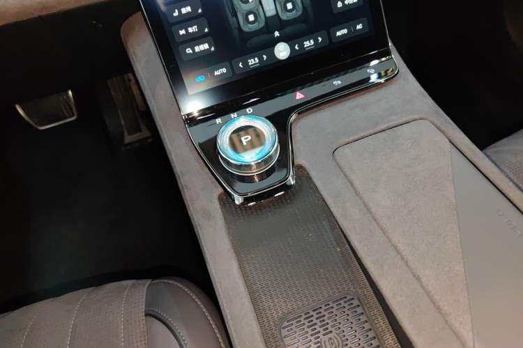 Used VOYAH PASSION 2023 Four-Wheel Drive Long-Range Version
