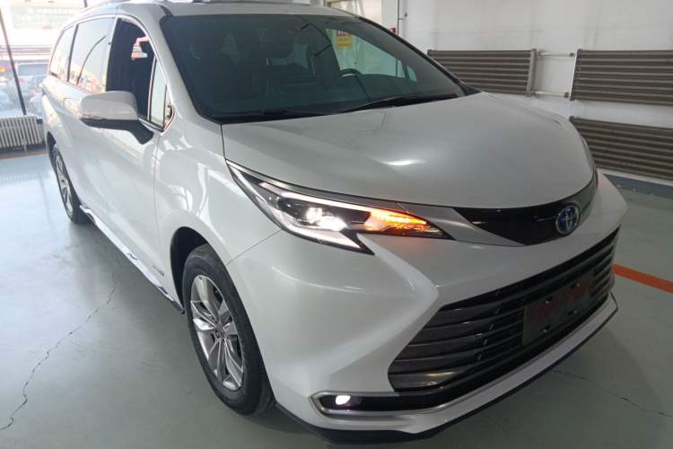 Used Toyota Sienna 2021 2.5L Hybrid Ultimate Edition