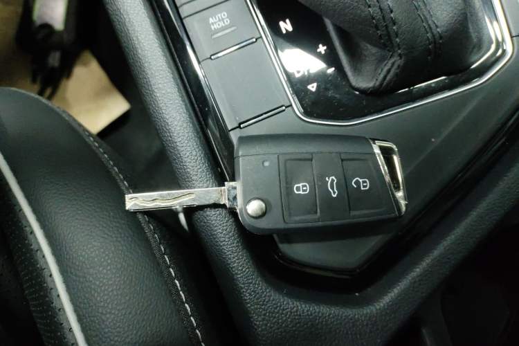 Used Volkswagen Tiguan L 2023 330TSI Automatic Two-Wheel Drive R-Line Enjoyment Edition