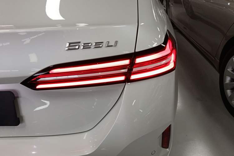 Used BMW 5 Series 2025 525Li M Sport Package