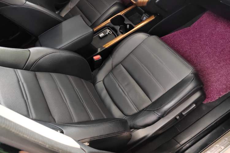 Used Honda CR-V 2017 240TURBO CVT Front-Wheel Drive Fashion Edition
