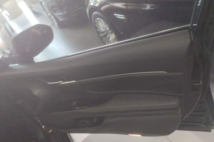 Used Toyota Camry 2023 2.0S Knight Edition
