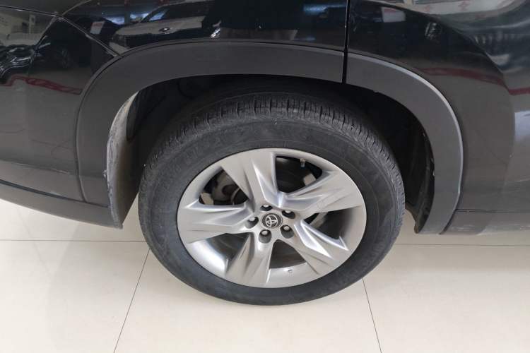 Used Toyota Highlander 2018 2.0T Four-Wheel Drive Prestige Version 7 Seats China VI Standard