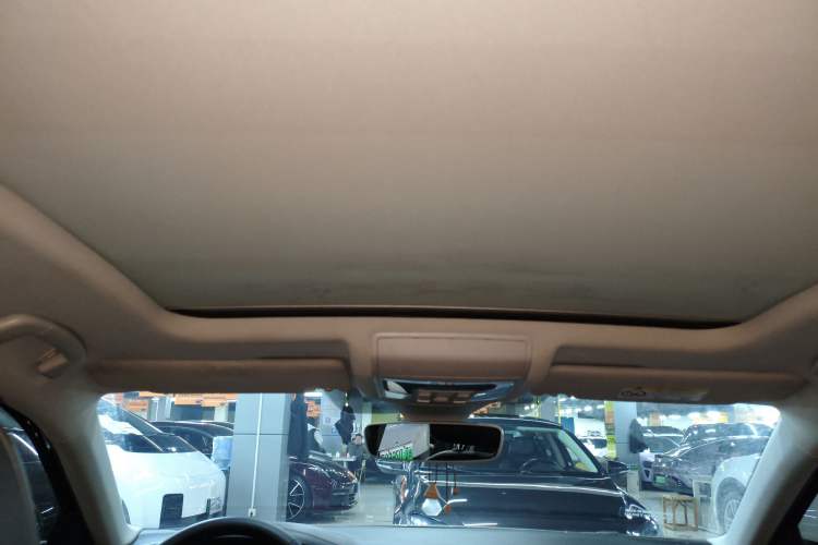 Used Volkswagen Passat 2019 330TSI Luxury Edition China VI Standard
