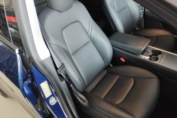 Used Tesla Model Y 2021 Long-Range All-Wheel-Drive Version 3D7