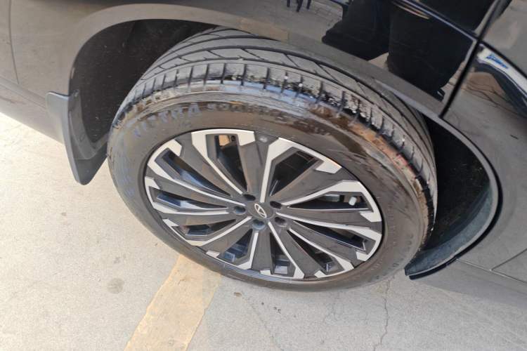 Used Chery Tiggo 9 2025 2.0T Dual-Clutch Two-Wheel Drive Black Samurai Edition 5 Seats