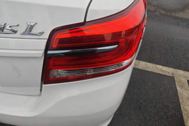 Used Toyota YARiS L 2019 1.5E CVT Dynamic Edition China VI compliant