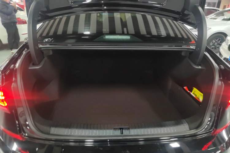 Used Volkswagen Passat 2022 330TSI Starry Elite Edition Custom Version
