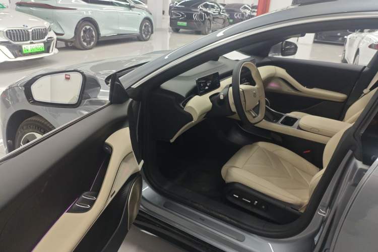 Used Nio ET5 2025 75 kWh
