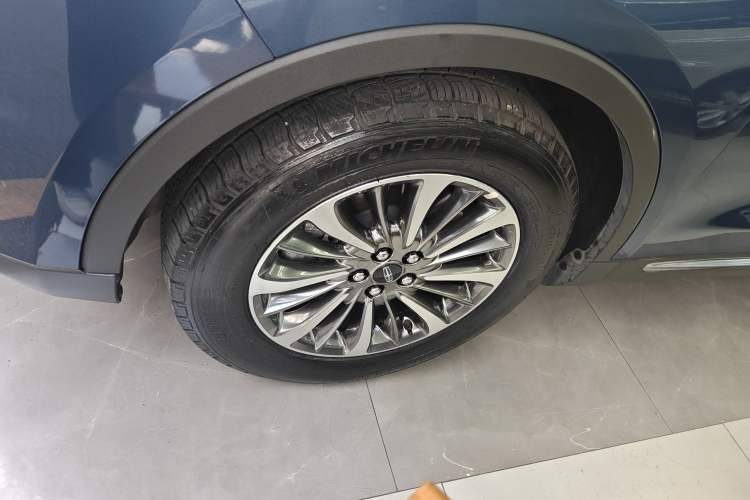 Used Lincoln Nautilus 2019 2.0T Two-Wheel Drive Luxury Edition China VI Standard
