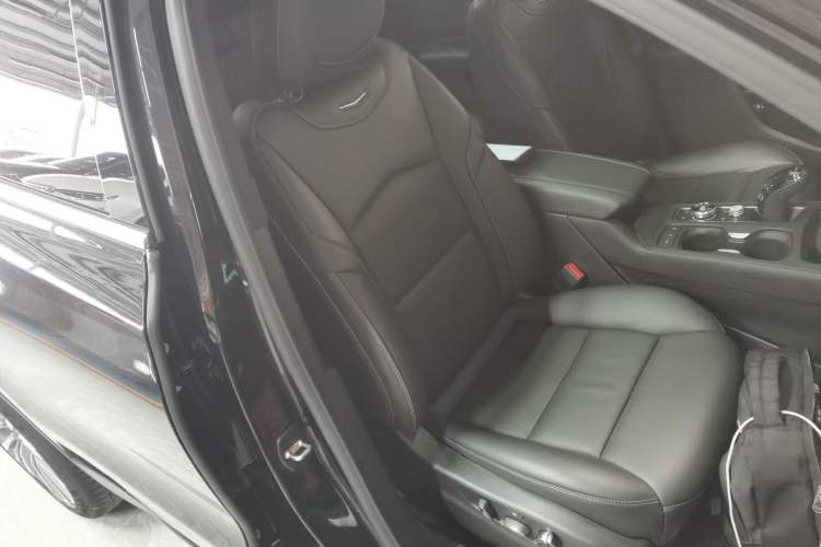 Used Cadillac XT4 2024 28T Two-Wheel-Drive Prestige Version
