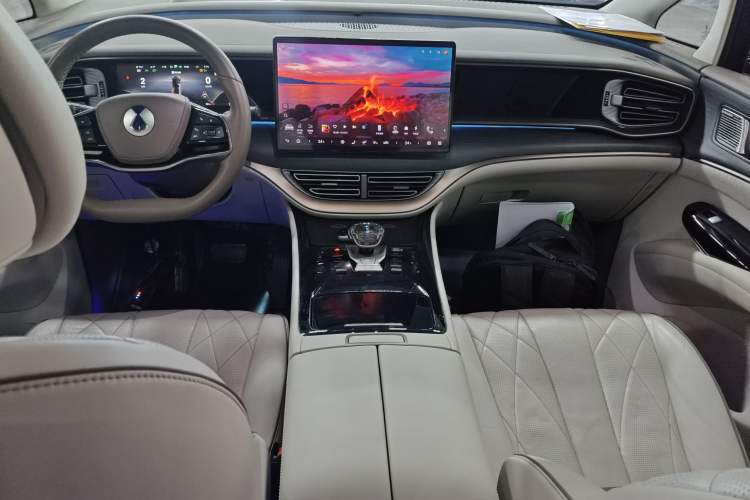 Used Denza D9 2022 DM-i 970 Four-Wheel Drive Flagship Model
