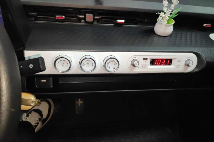 Used Wuling Hongguang MINIEV 2022 GAMEBOY 300km Enthusiast Model with Lithium Iron Phosphate