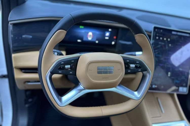 Used  L7 2025 EM-i 115km Exploration Edition
