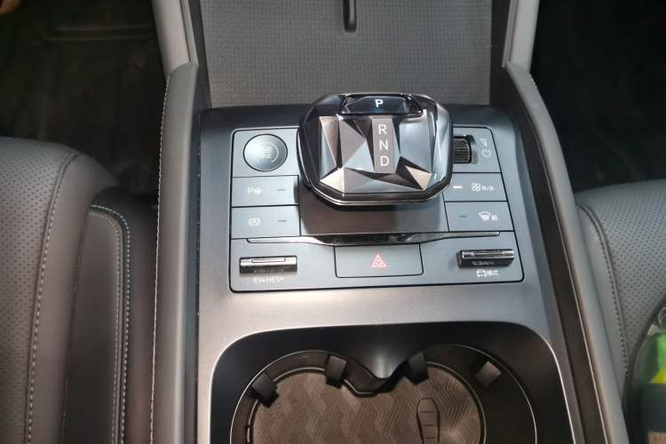 Used BYD Qin L 2025 DM-i Smart Drive 120KM Leading Model