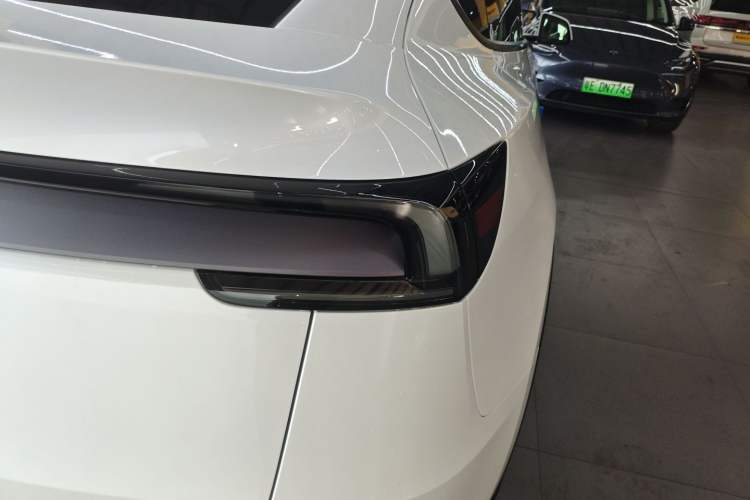 Used Tesla Model Y 

