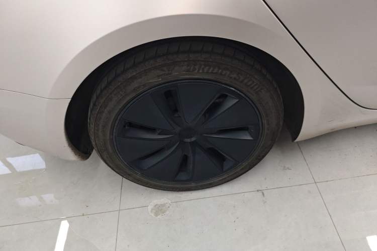 Used Tesla Model 3 2025 Rear-Wheel-Drive Version
