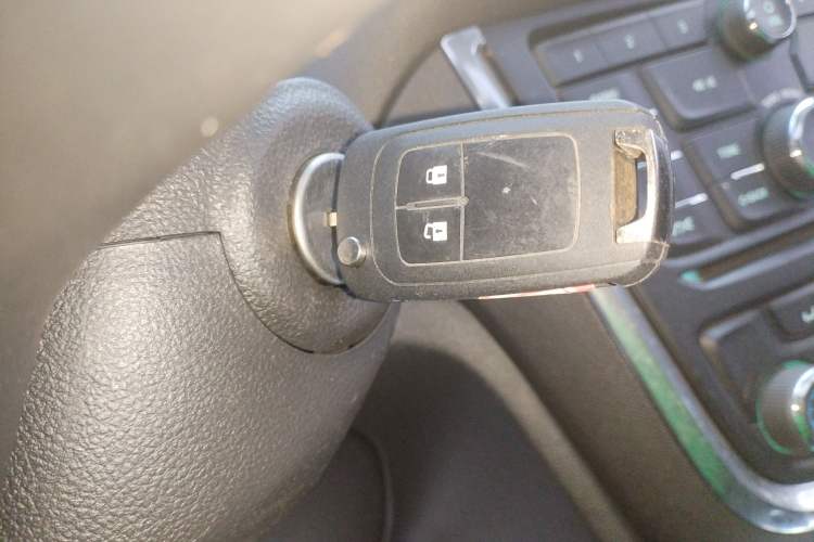 Used Buick Encore 2015 1.4T Automatic Two-Wheel Drive Urban Elite Version
