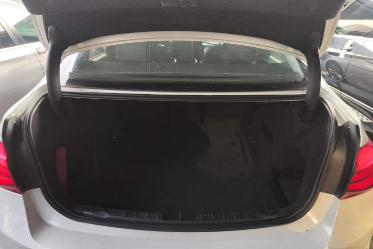 Used BMW 3 Series 2016 320i Fashion Model
