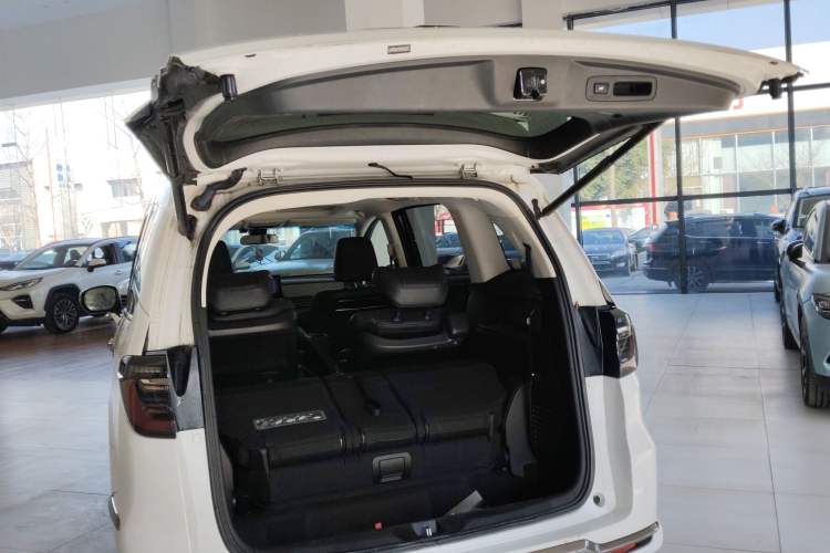 Used Honda Elysion 2022 2.0L eHEV Prestige Edition
