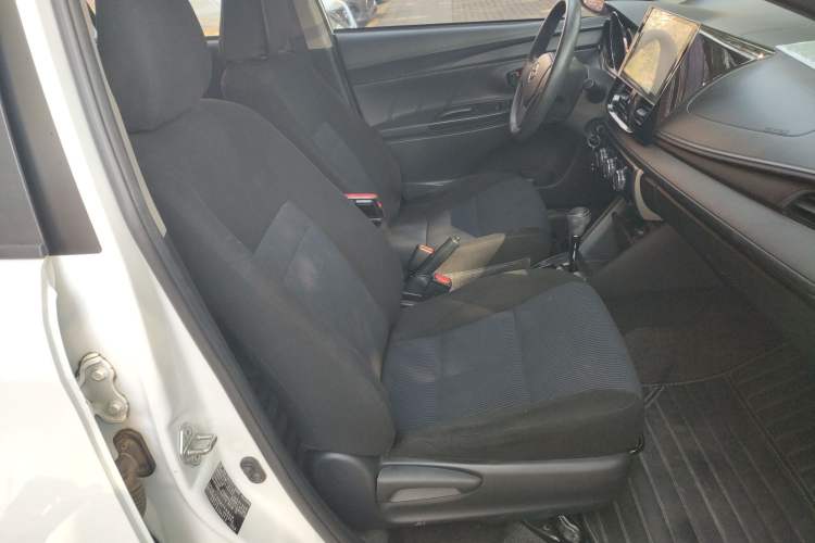 Used Toyota YARiS L 2016 Revised 1.5E CVT Charming Edition
