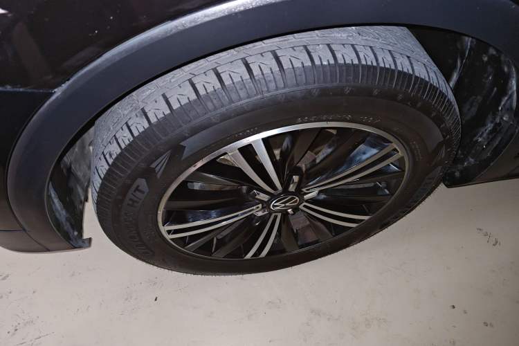 Used Volkswagen Tiguan L 2021 330TSI Automatic Two-Wheel Drive Smart Edition
