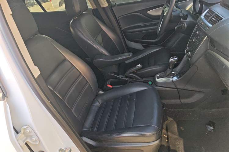 Used Buick Encore 2015 1.4T Automatic Two-Wheel Drive Urban Elite Version
