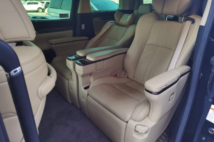 Used Toyota Alphard 2019 Dual-Engine 2.5L Prestige Edition
