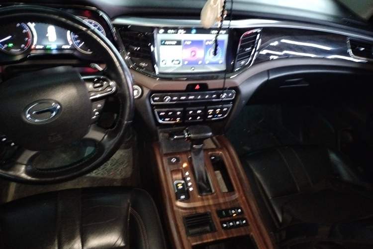 Used GAC Trumpchi GS8 2017 320T Two-Wheel Drive Luxury Smart Connectivity Version (7 Seats)