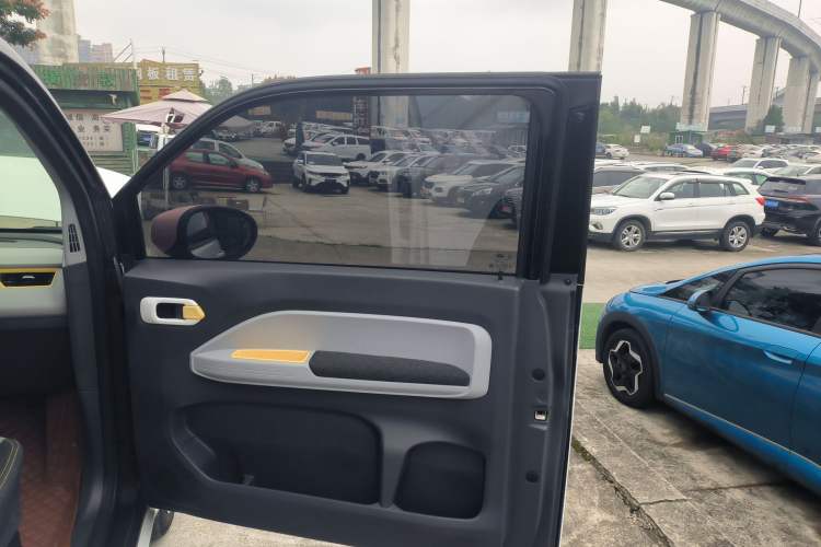 Used Chery QQ Ice Cream 2022 170km Sundae Phosphate Lithium-Ion
