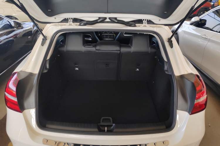 Used Mercedes-Benz GLA 2017 GLA 220 4MATIC Fashion Model
