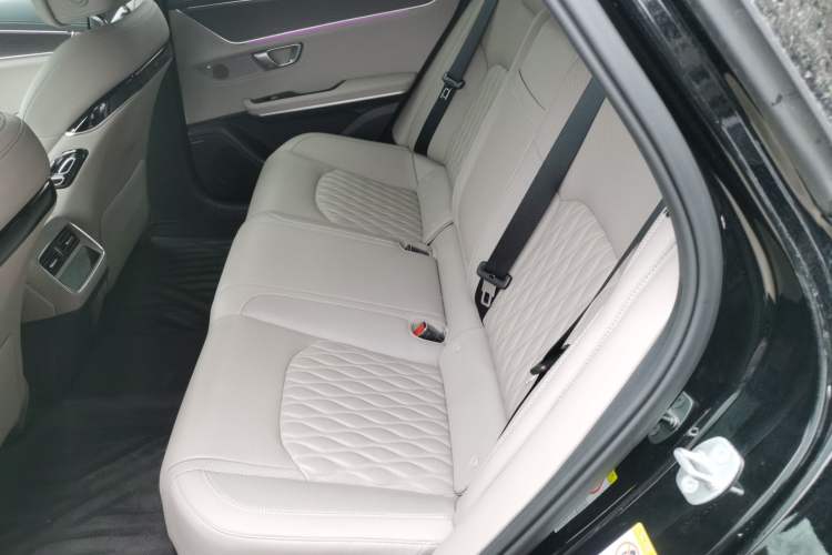 Used BYD Han 2024 EV Glory Edition 715KM Front-Wheel-Drive Flagship Model