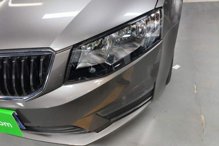 Used Skoda Octavia 2017 1.6L Manual Smart Drive Edition