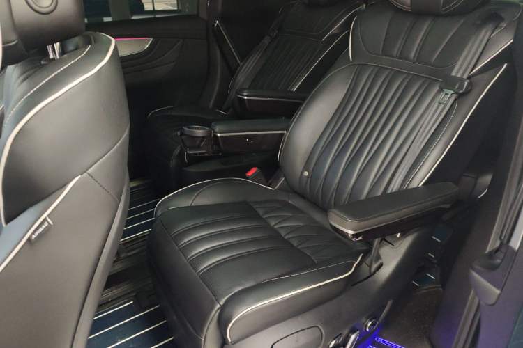 Used Roewe iMAX8 2021 400TGI Supreme Series Prestige Edition
