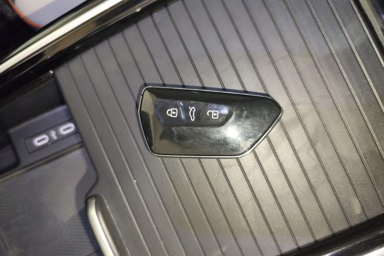 Used Volkswagen ID.6 CROZZ 2022 Long-Range PRO Edition

