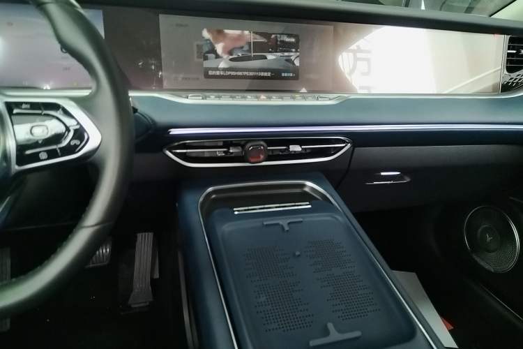 Used VOYAH FREE 2024 Ultra-Long Range Intelligent Driving Version
