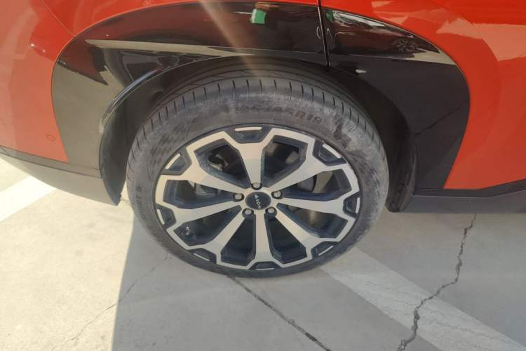 Used AION V 2024 Aion Tyrannosaurus 650 LiDAR Edition
