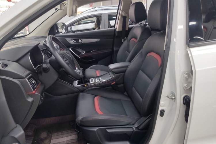 Used Changan CS55 2018 1.5T Manual Colorful Model China V Standard
