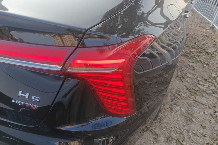 Used Hongqi H5 2024 2.0T Automatic Smart Connect Flagship Edition
