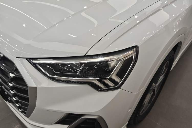 Used Audi Q3 2022 40 TFSI Fashion Dynamic Model
