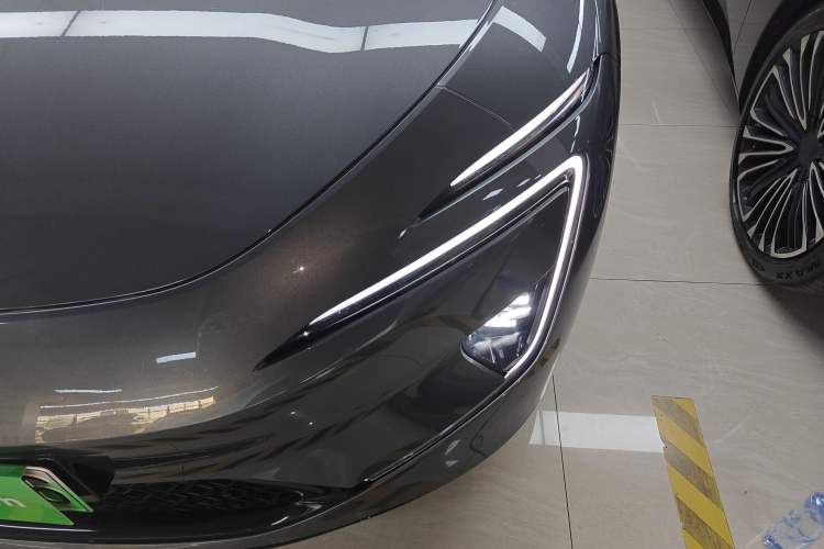 Used  12 2025 Ultra Extended-Range Edition
