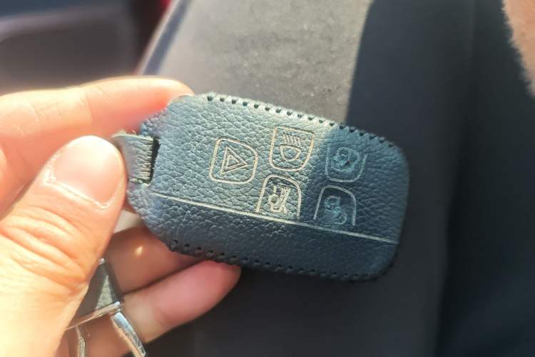 Used Jaguar F-PACE 2016 2.0T Two-Wheel-Drive R-Sport Sport Edition