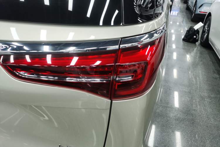 Used Buick GL8 2022 ES Landtrek 653T Luxury Edition
