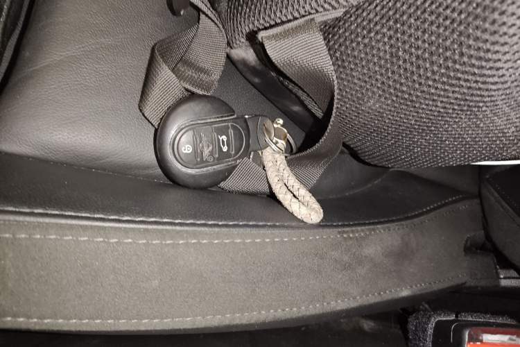 Used  MINI 2018 1.5T COOPER Racing Edition Five-Door Version
