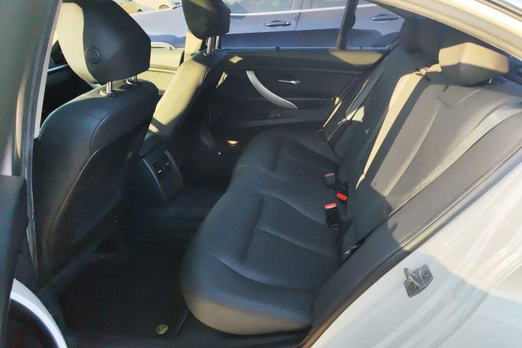 Used BMW 3 Series 2016 320Li Ambition Model
