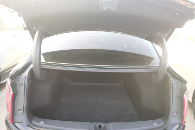 Used Hongqi E-QM5 2022 431 km Charge & Enjoy Edition