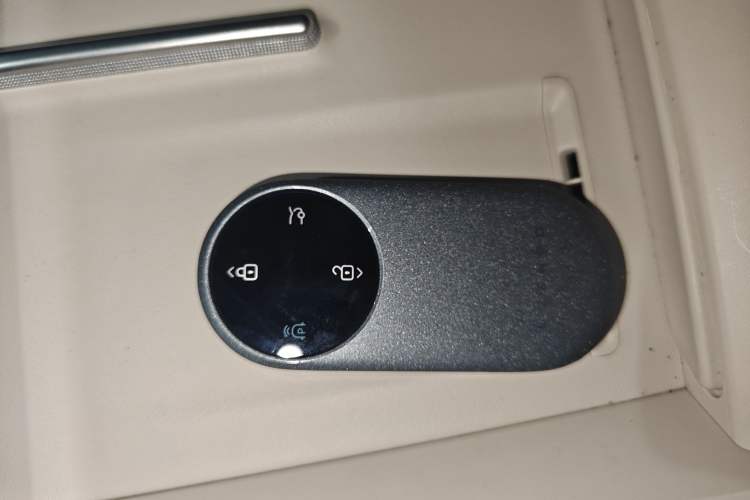 Used Hima Luxeed R7 2024 All-Electric 802 km Max
