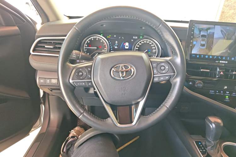 Used Toyota Camry 2021 2.0G Luxury Edition

