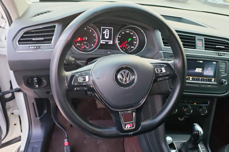 Used Volkswagen Tiguan L 2017 330TSI Automatic Two-Wheel Drive Luxury Edition
